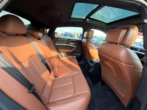 Used 2021 Audi e-tron Prestige w/ Prestige Package AWD/4WD image 20