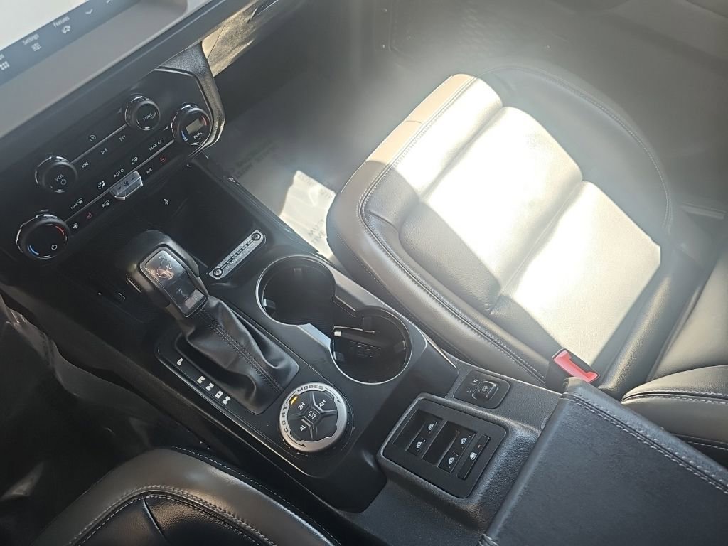 Used 2025 Ford Bronco Outer Banks AWD/4WD image 17