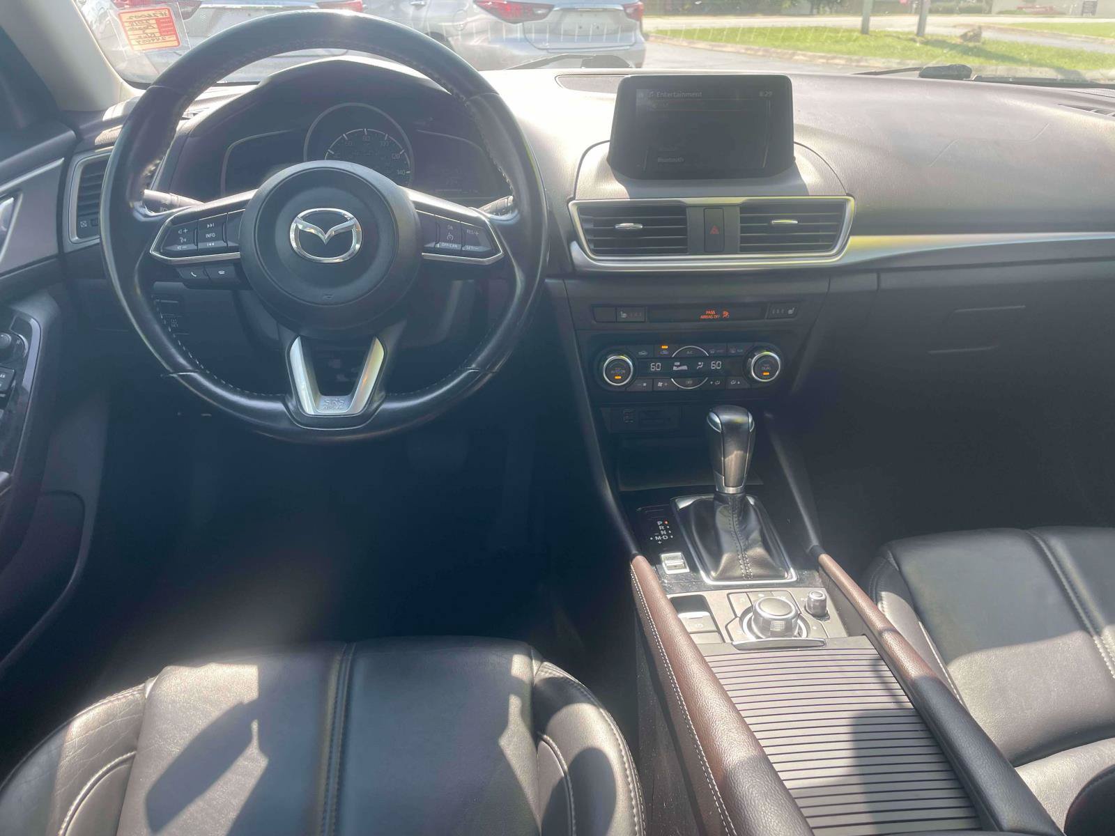 Used 2018 MAZDA MAZDA3 Touring FWD image 15