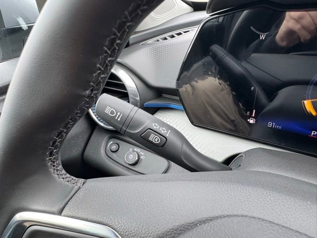 Used 2026 Chevrolet Trax LT w/ Sunroof Package FWD image 28