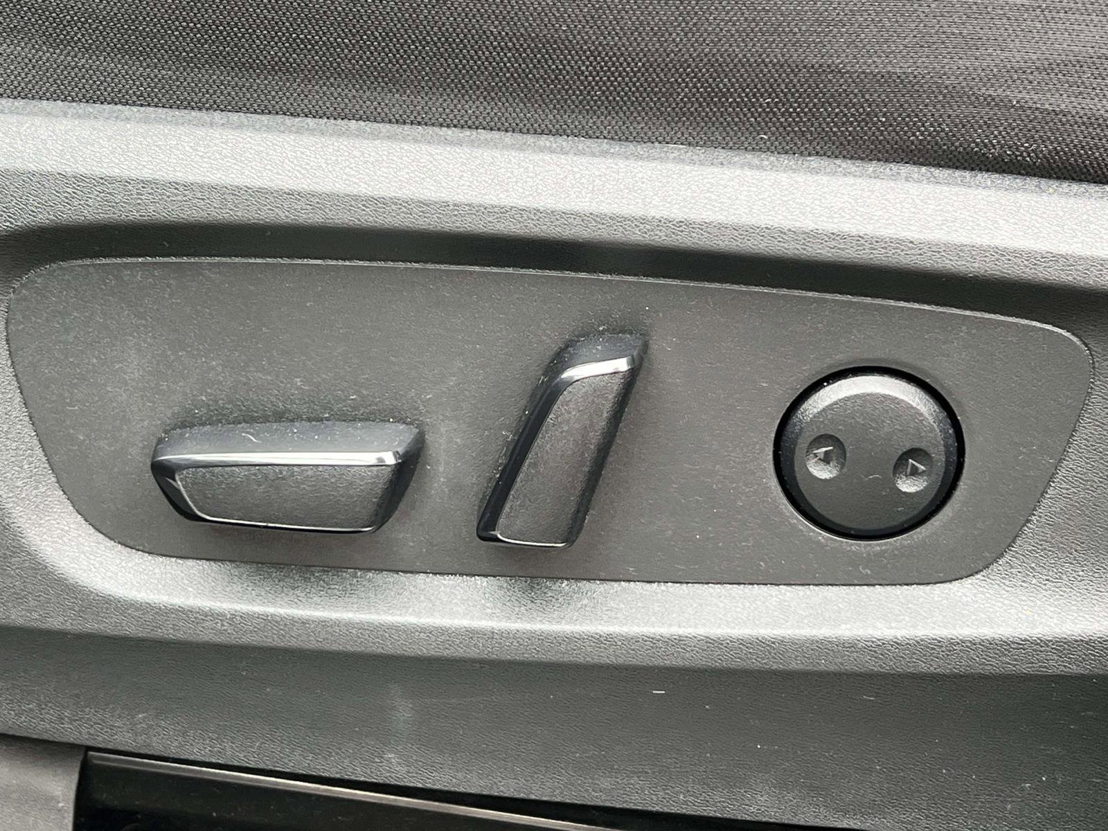 Used 2022 Nissan Pathfinder SV w/ SV Premium Package image 21