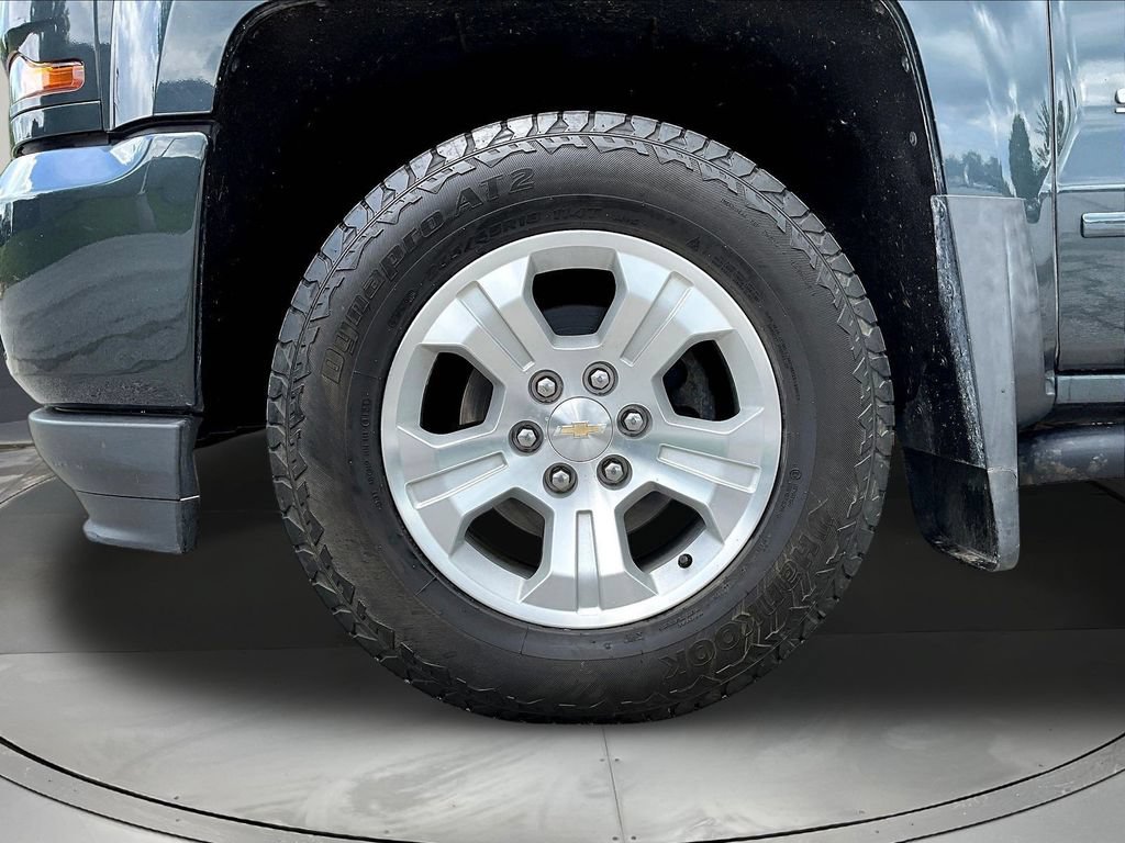 Used 2018 Chevrolet Silverado 1500 LT w/ All Star Edition AWD/4WD image 35