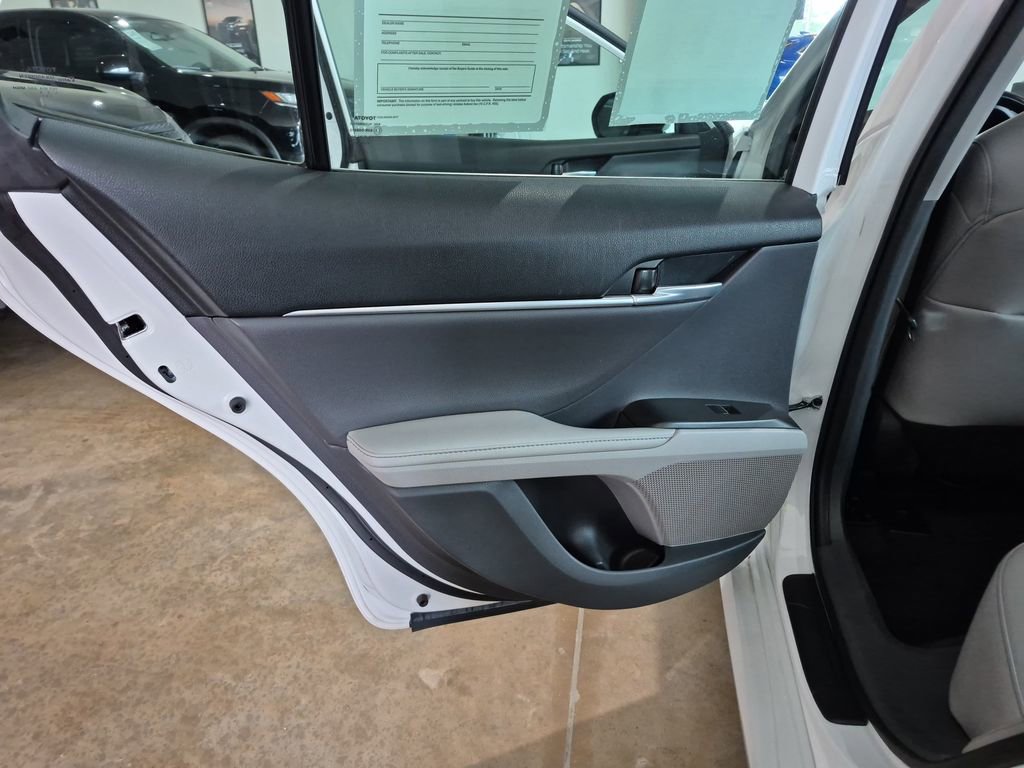 Used 2022 Toyota Camry XLE image 21