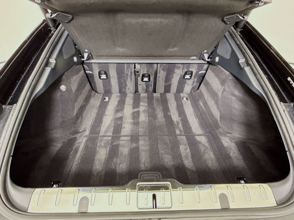 Certified 2023 Porsche Panamera Platinum Edition image 31