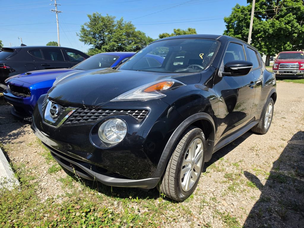 Used 2015 Nissan Juke S FWD image 1
