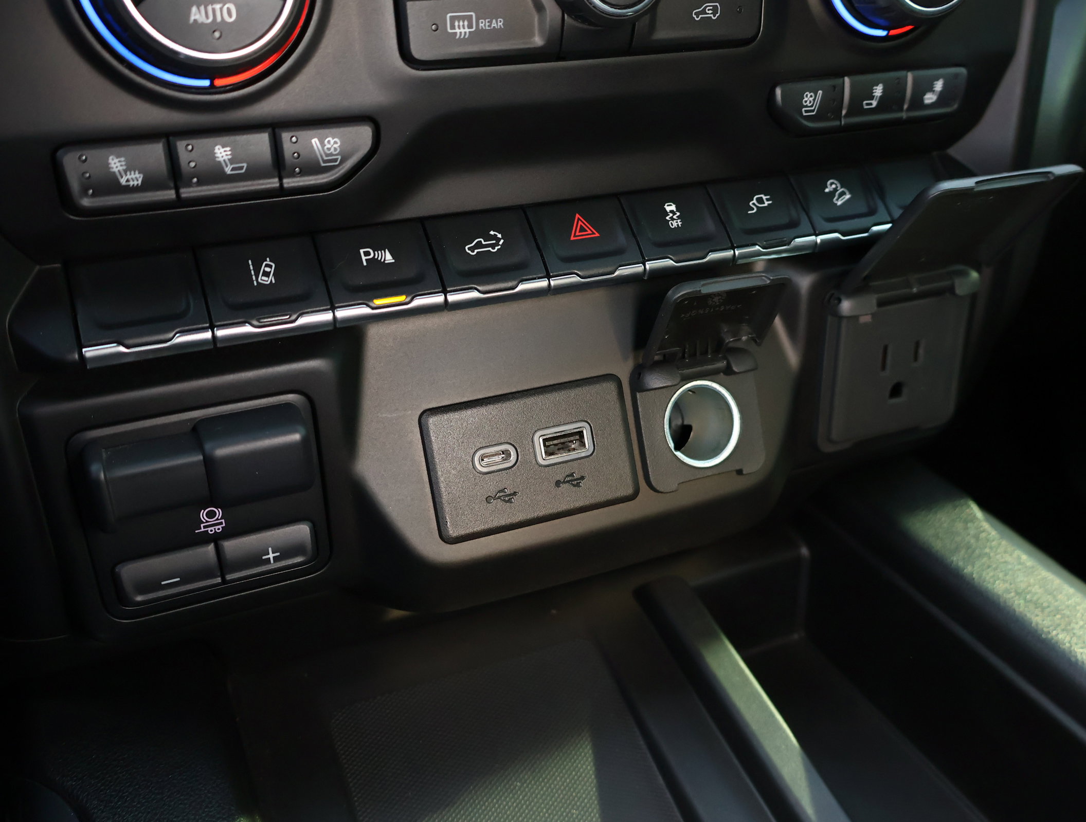 Used 2021 Chevrolet Silverado 2500 LTZ w/ LTZ Plus Package image 24