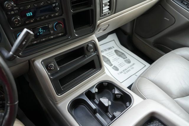 Used 2005 GMC Yukon XL 2500 SLT w/ SLT Preferred Equipment Group image 25