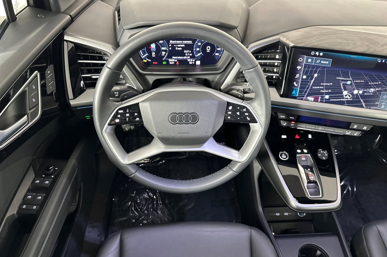 Used 2025 Audi Q4 e-tron Premium Plus image 13