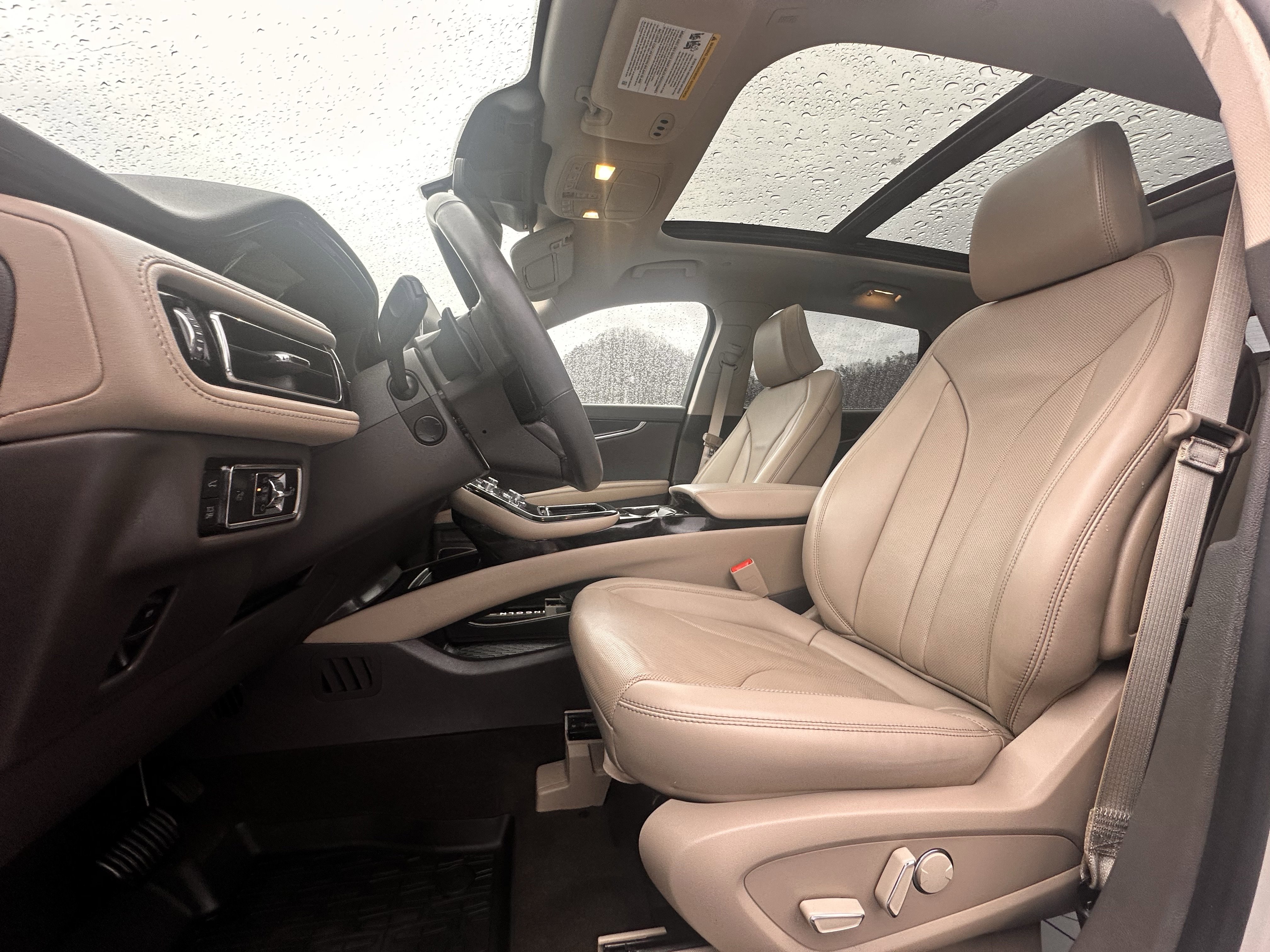 Used 2023 Lincoln Nautilus Reserve w/ Equipment Group 201A image 7