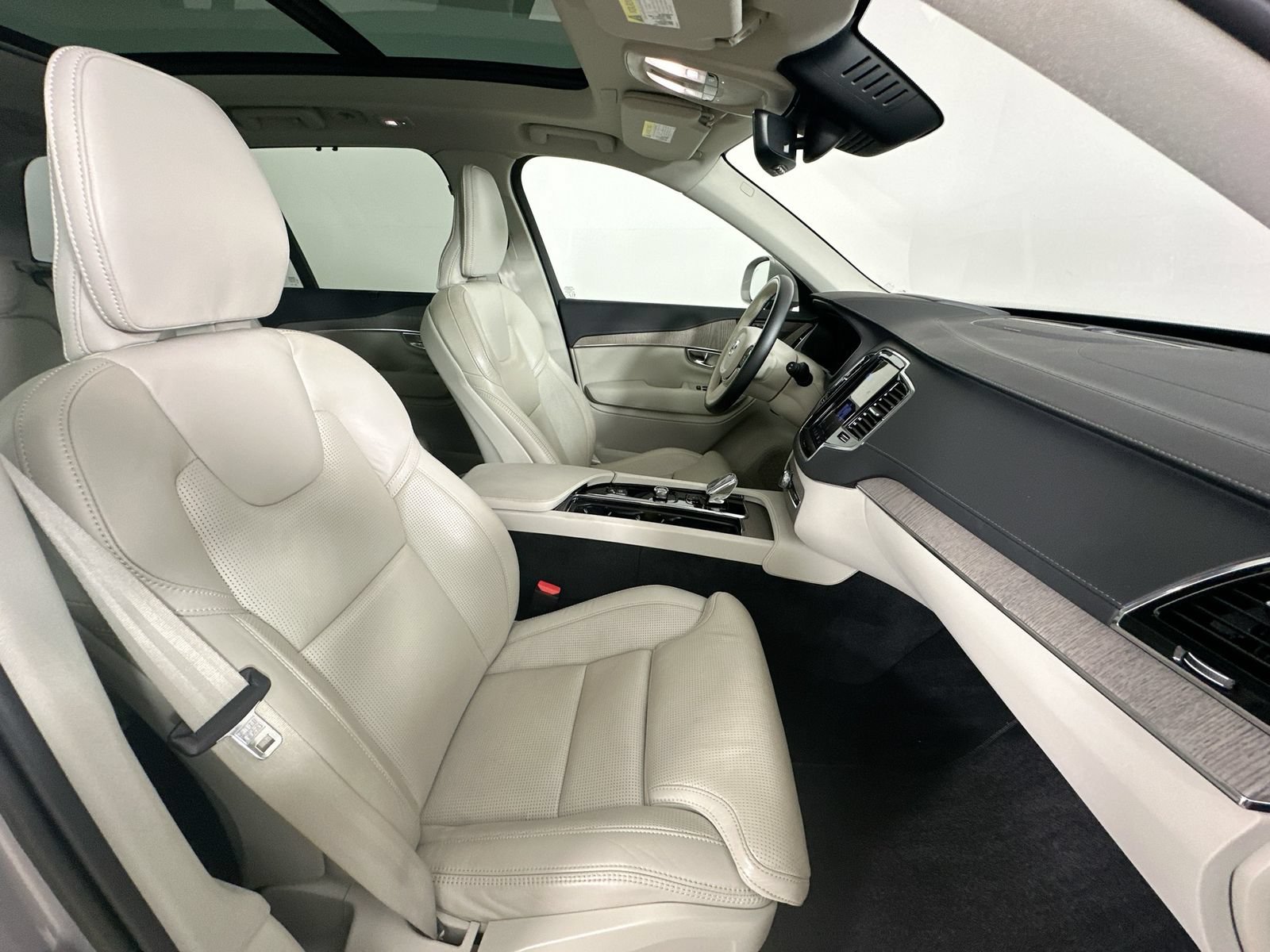 Used 2023 Volvo XC90 T8 Ultimate w/ Protection Package Premier AWD/4WD image 43