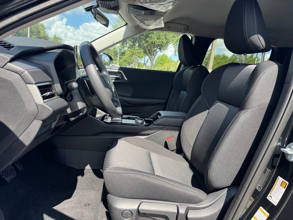 New 2025 Mitsubishi Outlander ES image 14