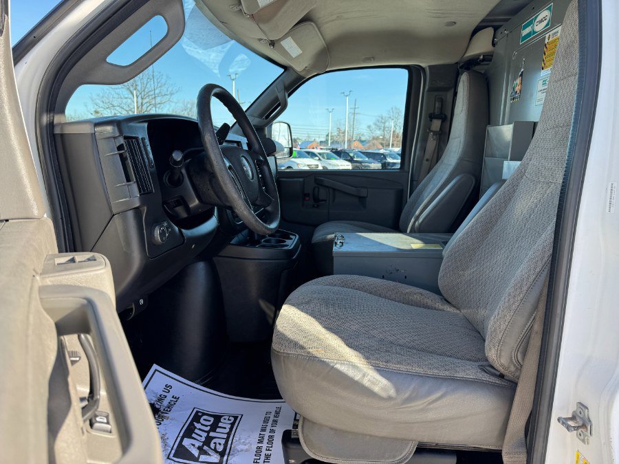 Used 2016 GMC Savana 3500 image 15