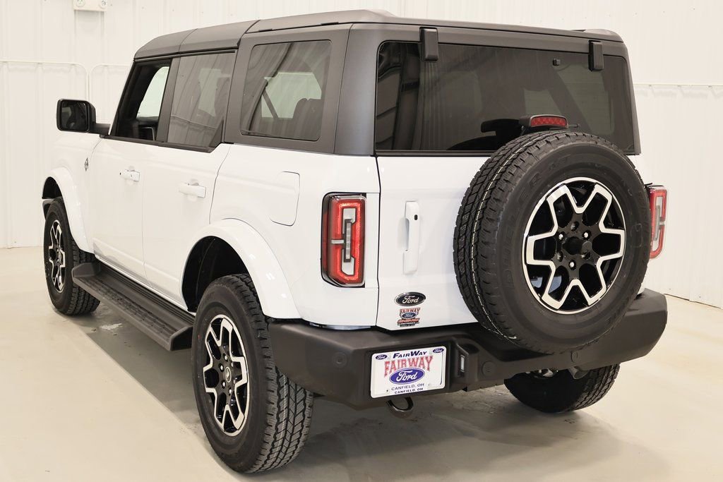 New 2025 Ford Bronco Outer Banks image 6