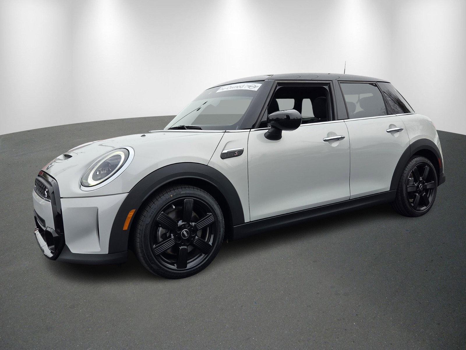 Used 2022 MINI Cooper S image 3
