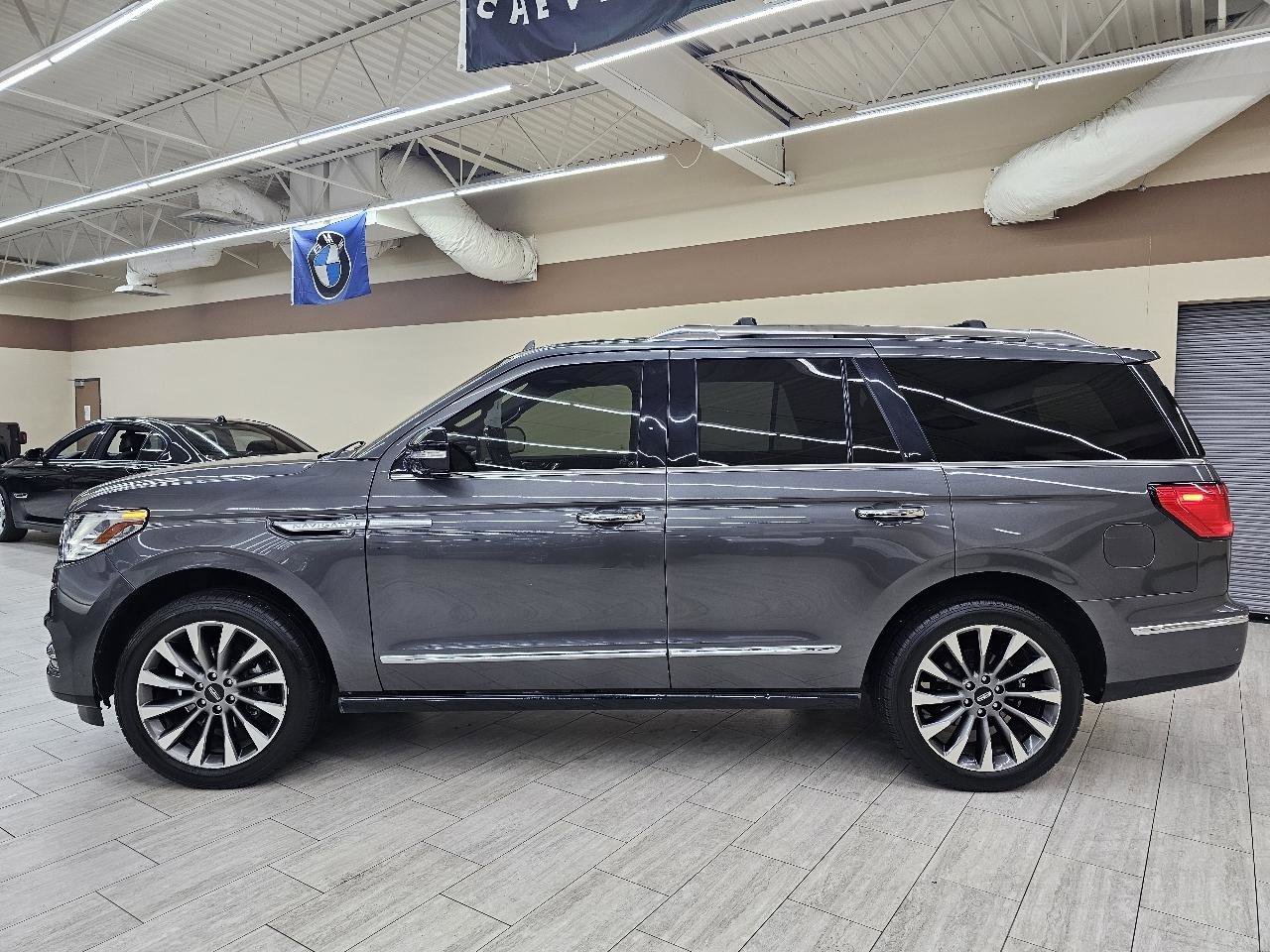 Used 2018 Lincoln Navigator Select w/ Technology Package image 9