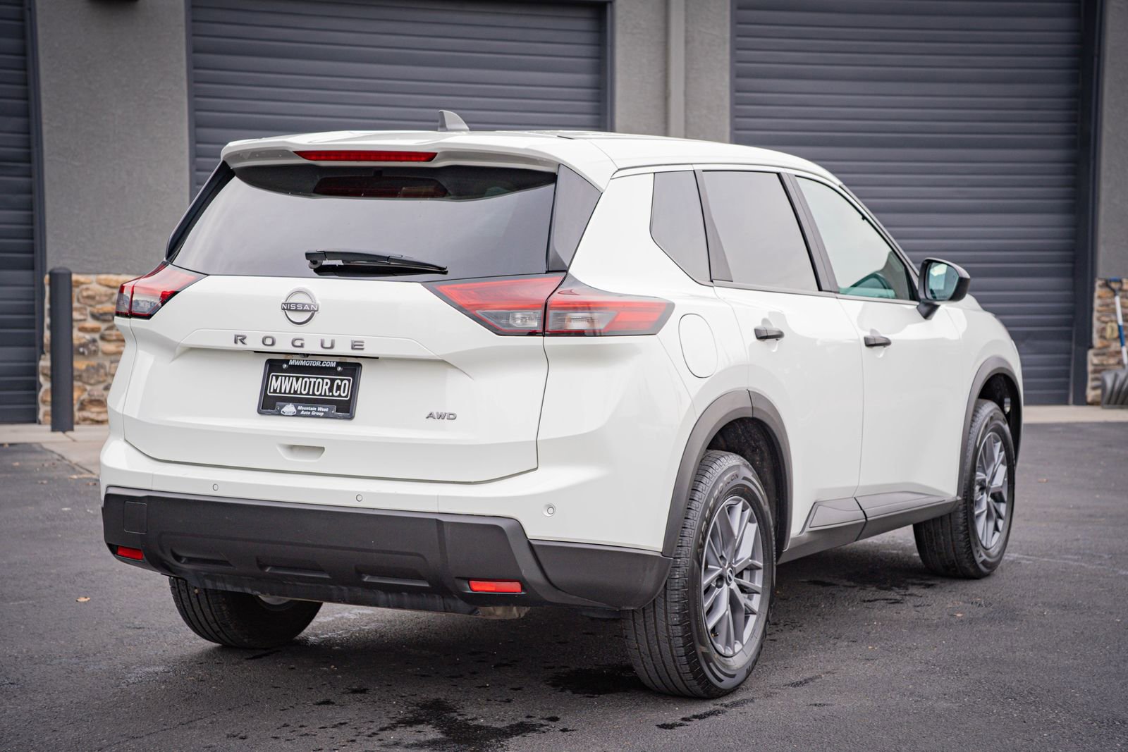 Used 2024 Nissan Rogue S image 8