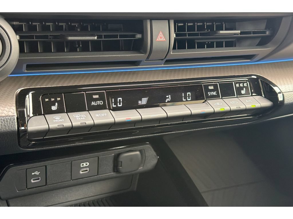 New 2027 Toyota Prius XLE AWD/4WD image 21