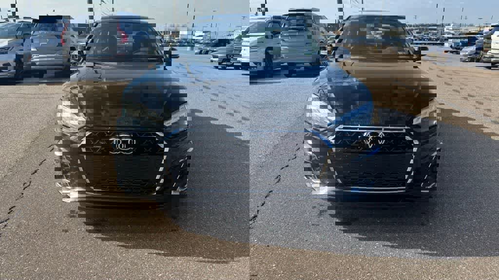 Used 2023 Audi A5 2.0T Premium image 2