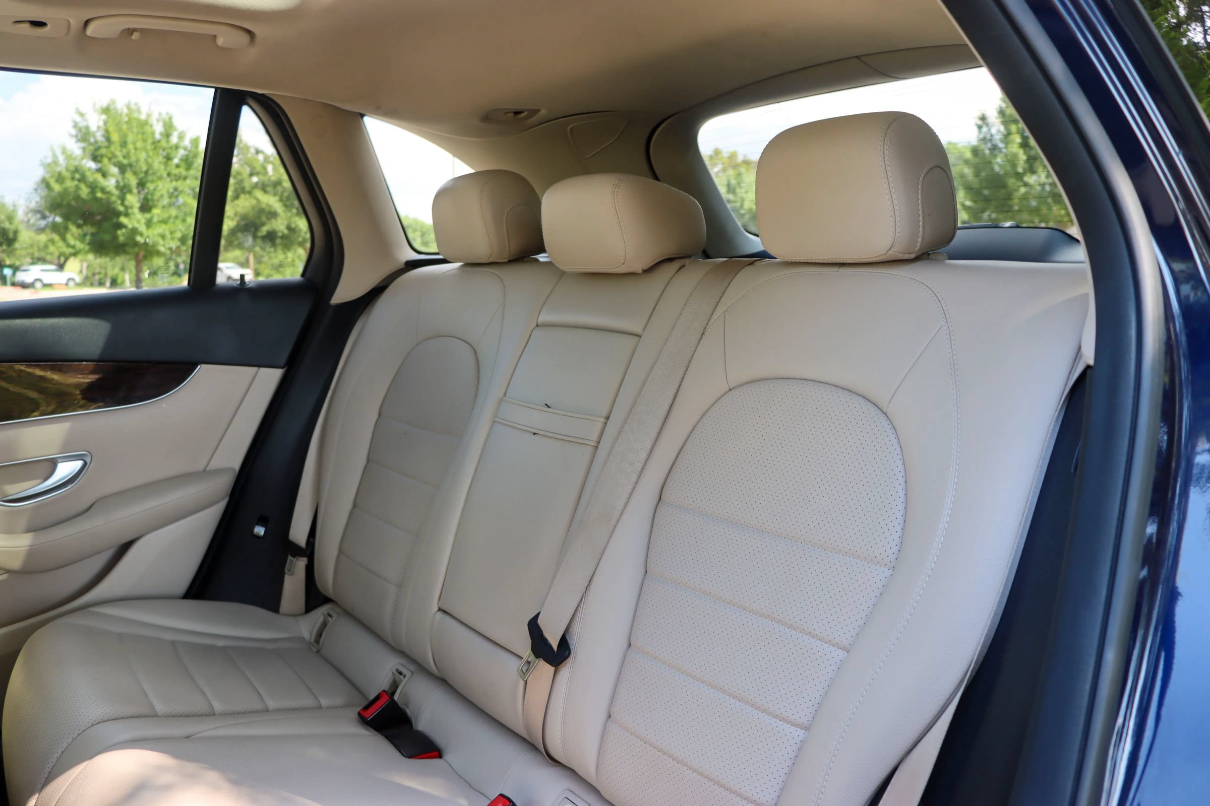 Used 2016 Mercedes-Benz GLC 300 w/ Multimedia Package image 17
