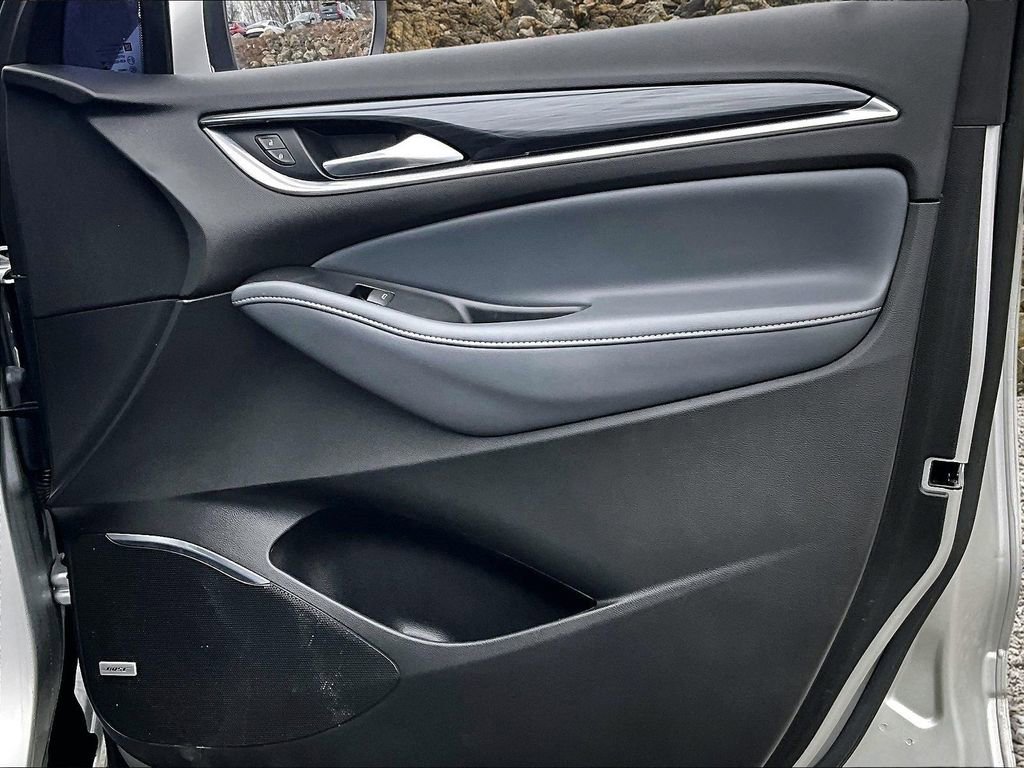 Used 2022 Buick Enclave Premium image 21