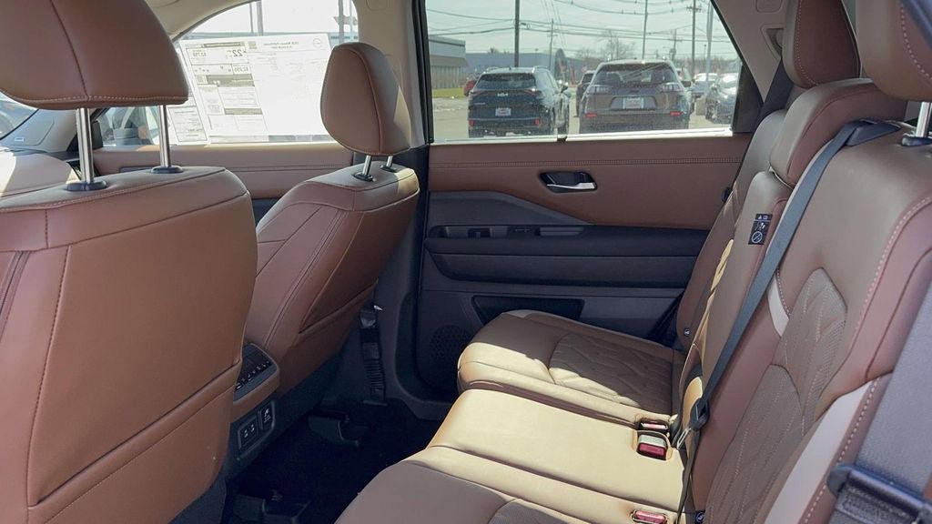 New 2026 Nissan Pathfinder Platinum AWD/4WD image 39