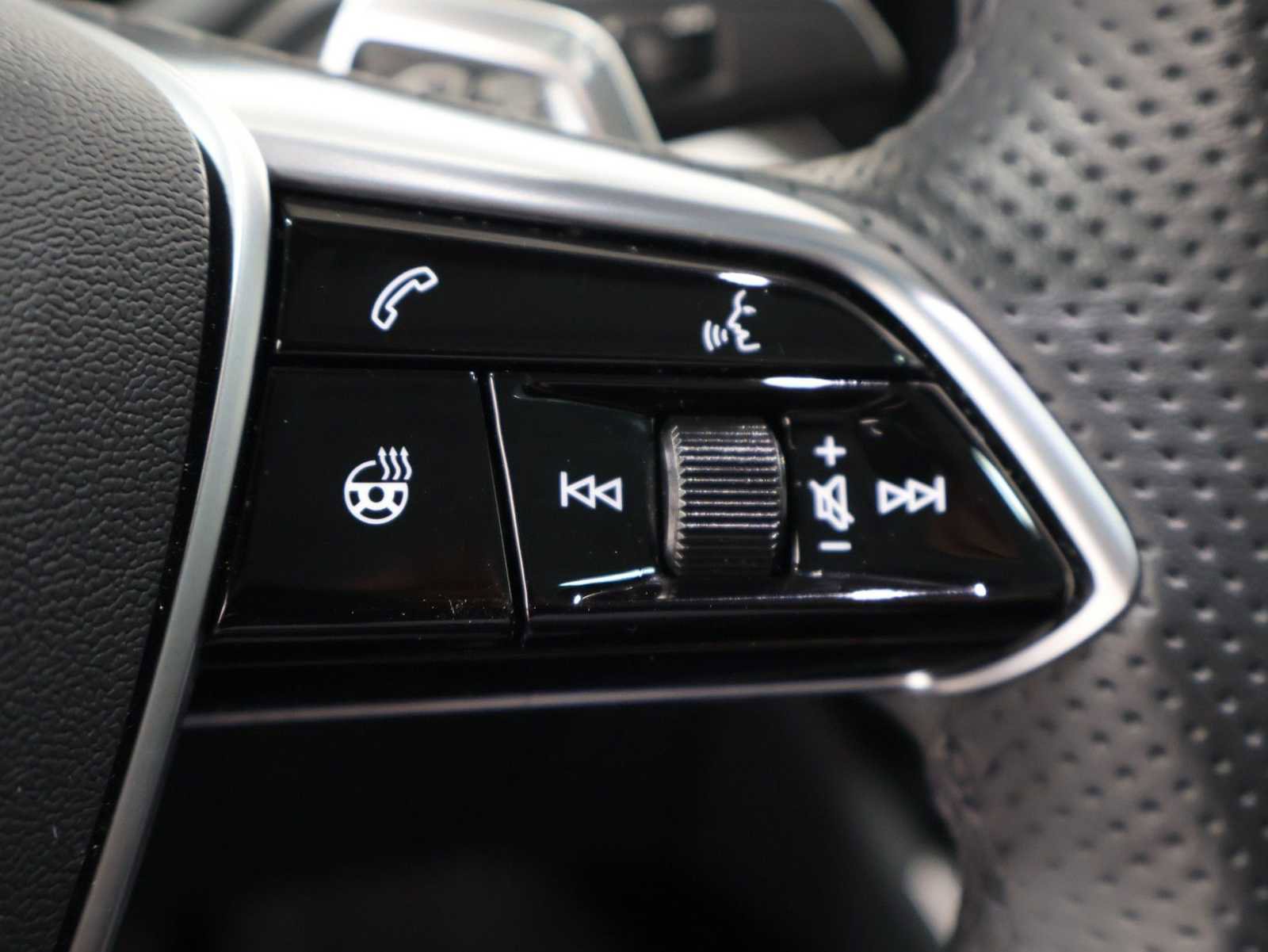 Used 2023 Audi e-tron GT Premium Plus w/ Performance Package AWD/4WD image 25