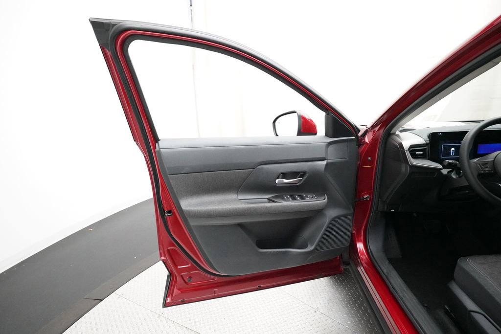 Used 2025 Nissan Kicks SV image 27