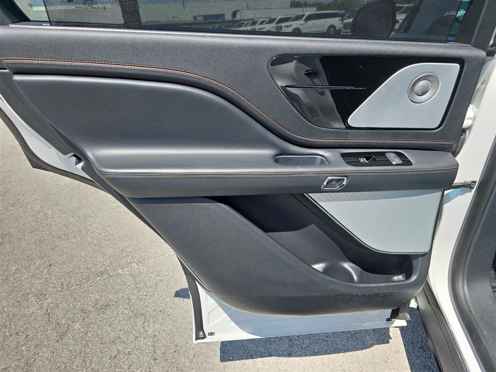New 2025 Lincoln Aviator Black Label image 11