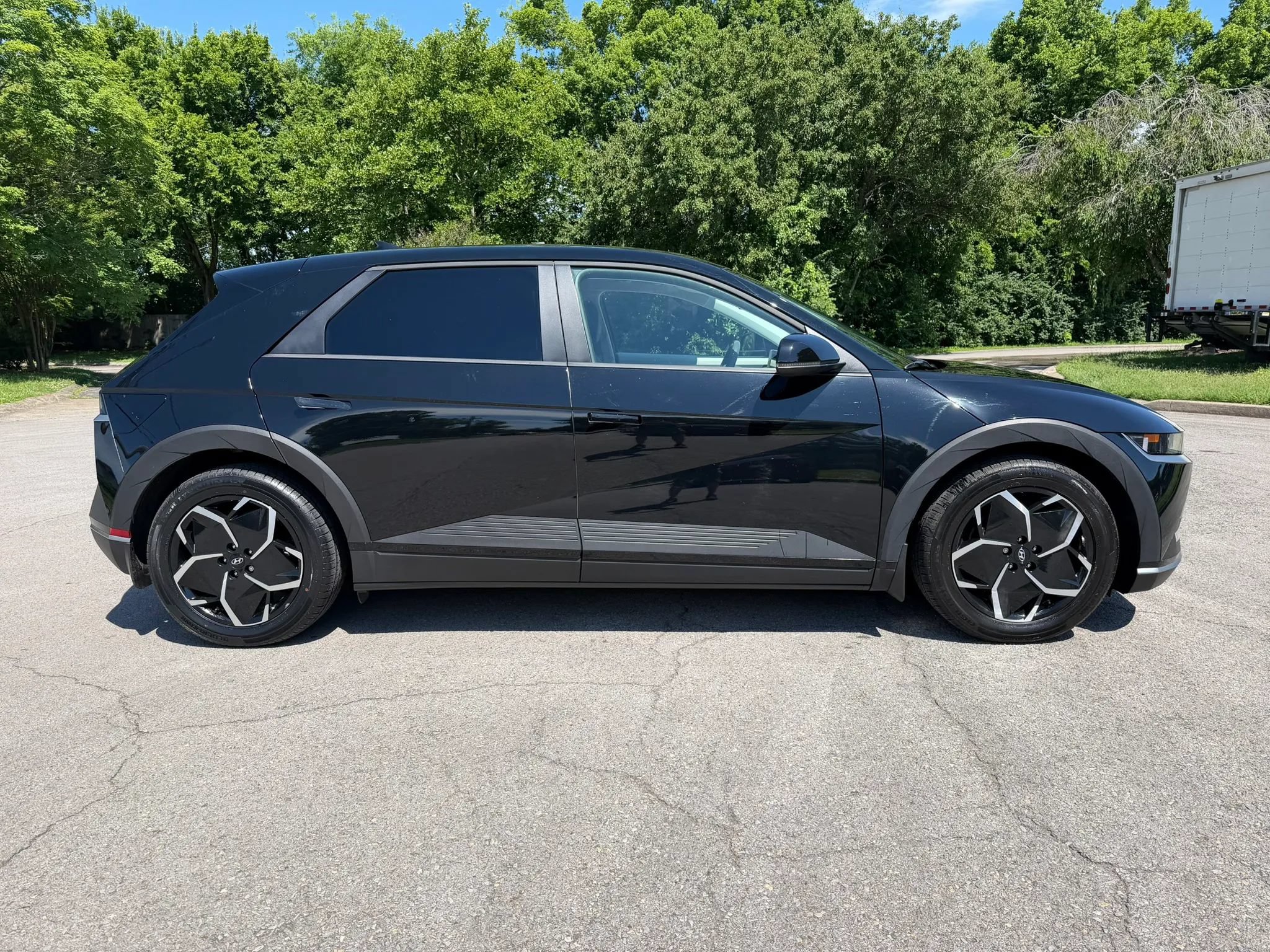 Used 2024 Hyundai Ioniq 5 SE RWD image 5