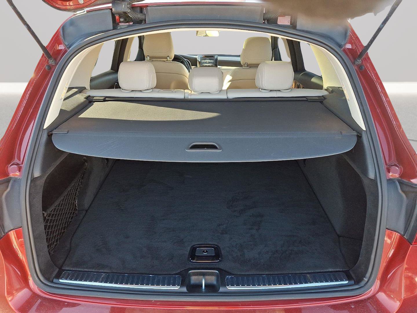 Used 2019 Mercedes-Benz GLC 300 4MATIC image 28
