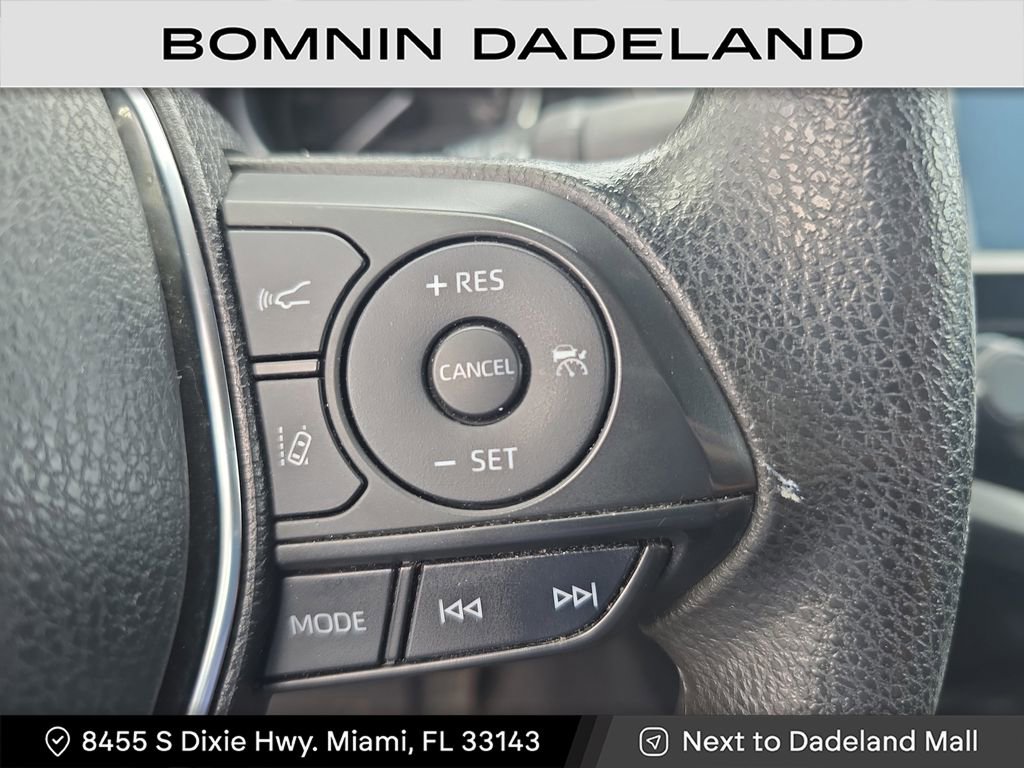 Used 2020 Toyota Camry LE image 15