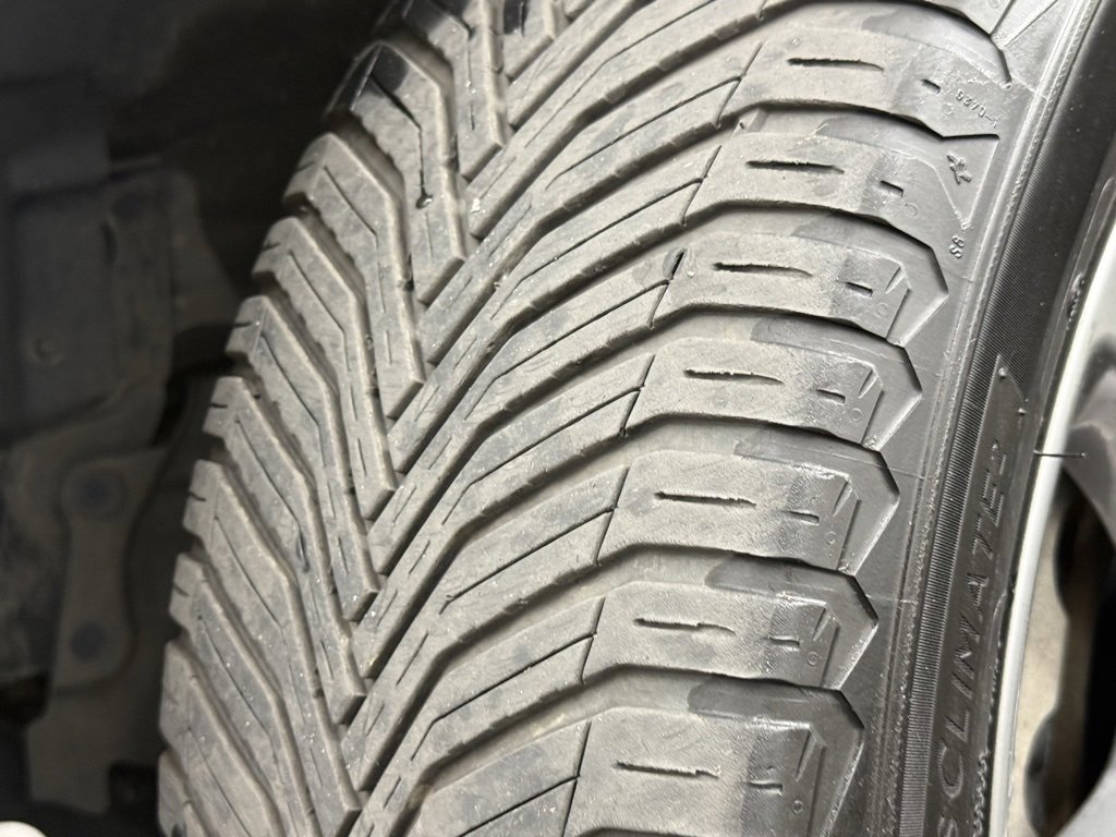 Used 2015 Toyota Sienna SE Premium image 36