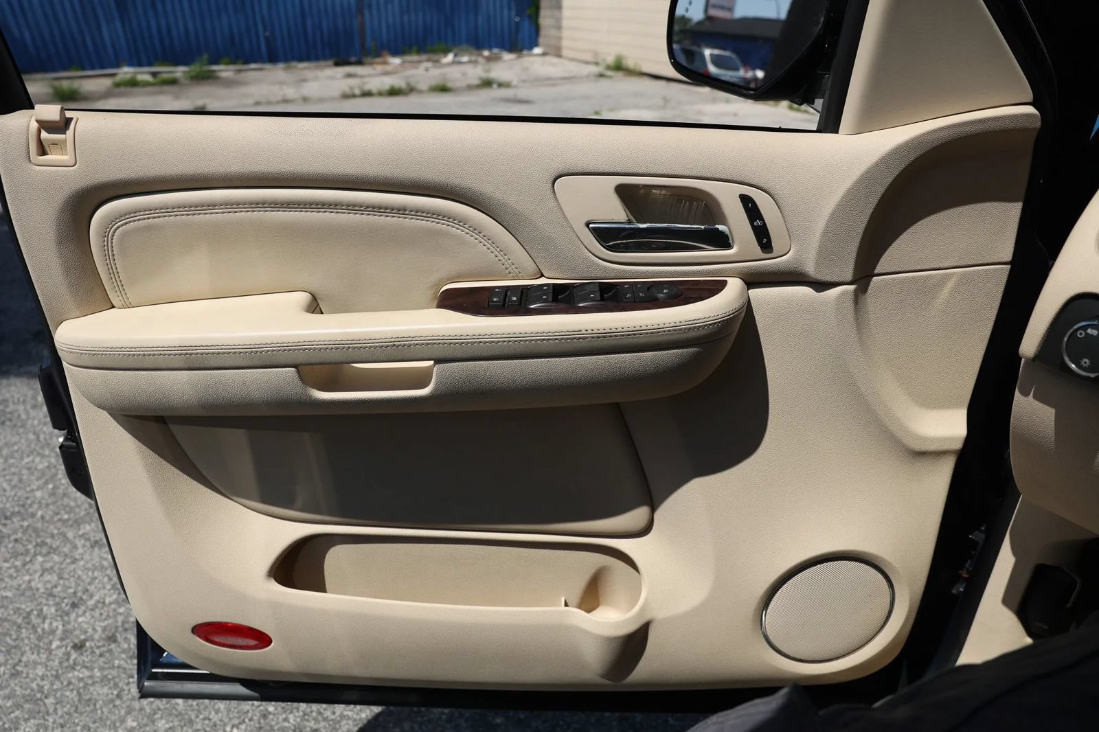 Used 2007 Cadillac Escalade ESV AWD w/ Information Package image 39