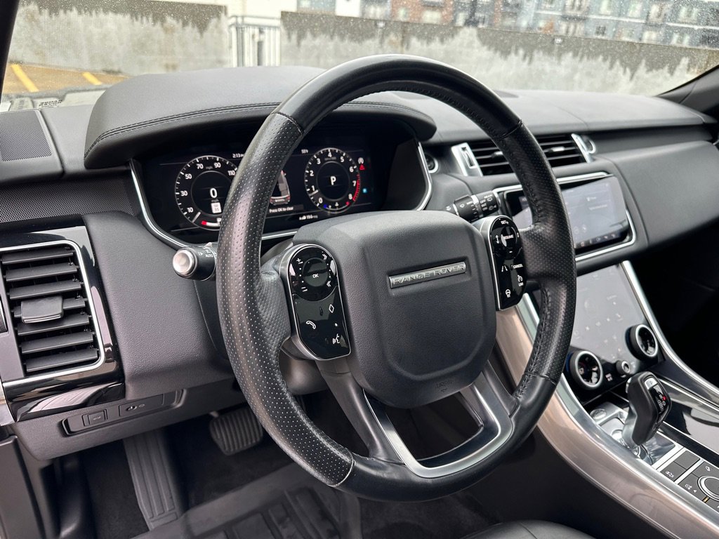 Used 2018 Land Rover Range Rover Sport HSE image 11