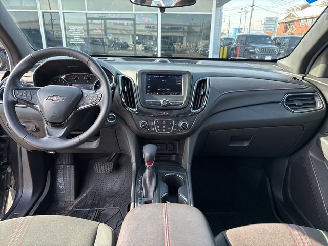 Used 2022 Chevrolet Equinox RS w/ LPO, Floor Liner Package image 4