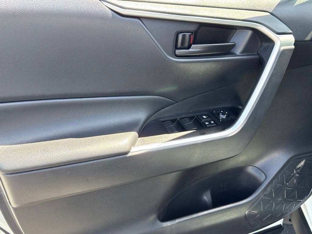 Certified 2025 Toyota RAV4 LE FWD image 17