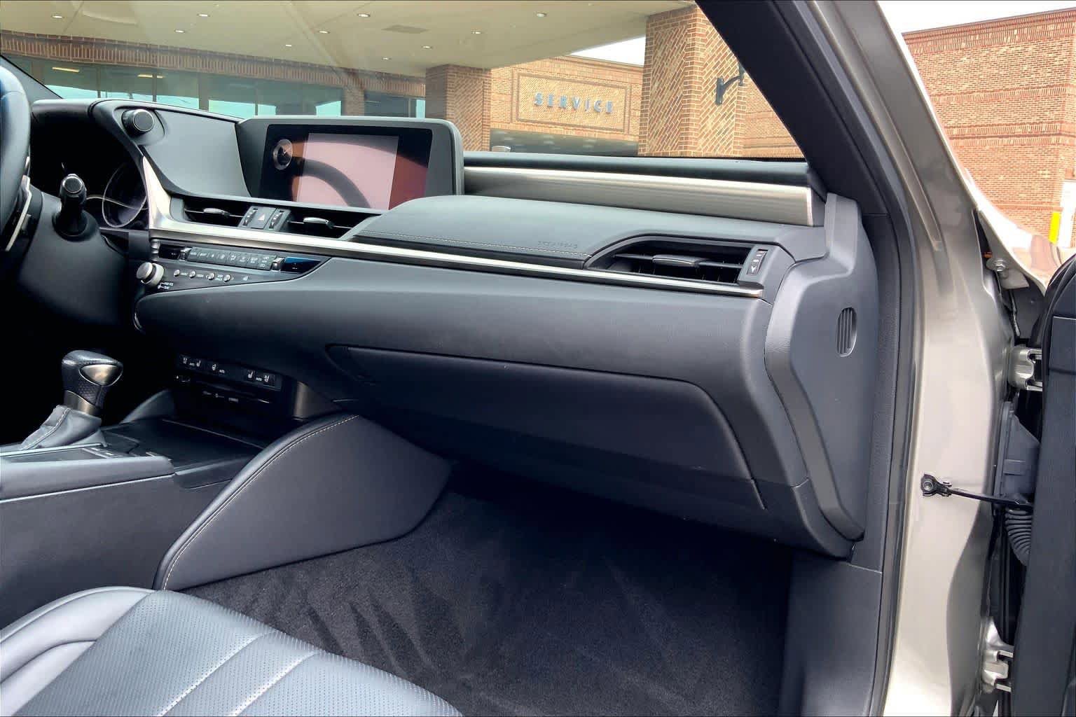 Used 2021 Lexus ES 350 F Sport w/ Accessory Package FWD image 19