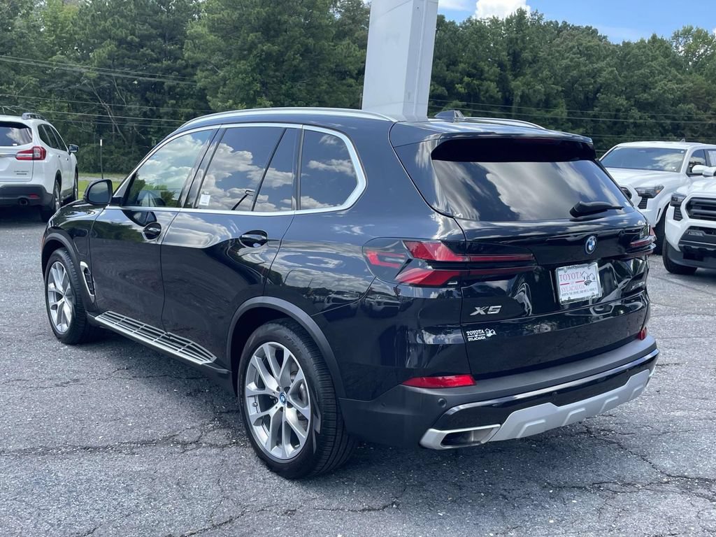 Used 2025 BMW X5 xDrive50e AWD/4WD image 4