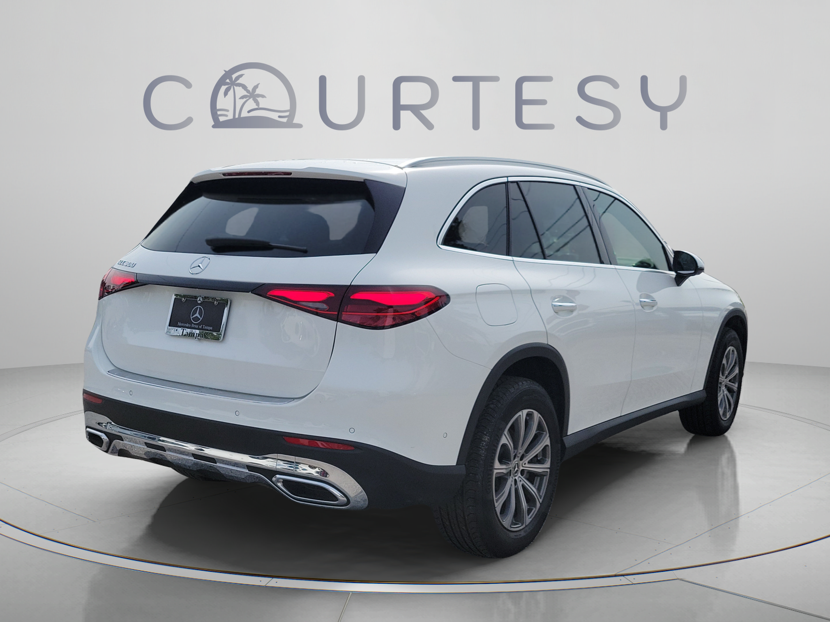 Certified 2026 Mercedes-Benz GLC 300 image 3