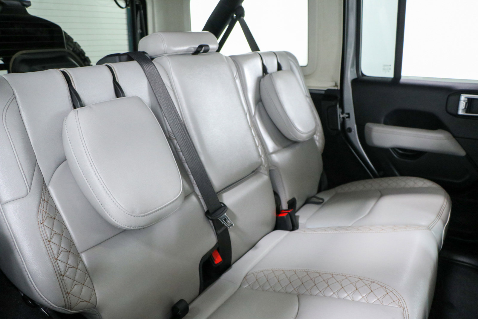 Used 2021 Jeep Wrangler Unlimited Sahara image 29