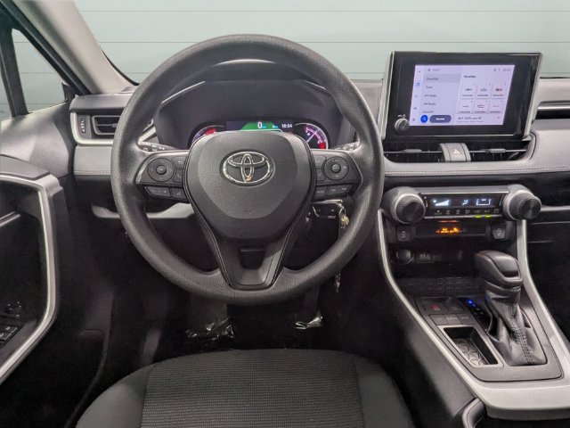 Used 2024 Toyota RAV4 LE FWD image 15