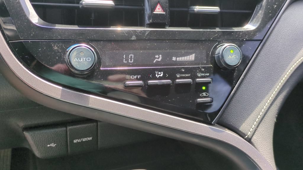 Used 2021 Toyota Camry SE FWD image 19