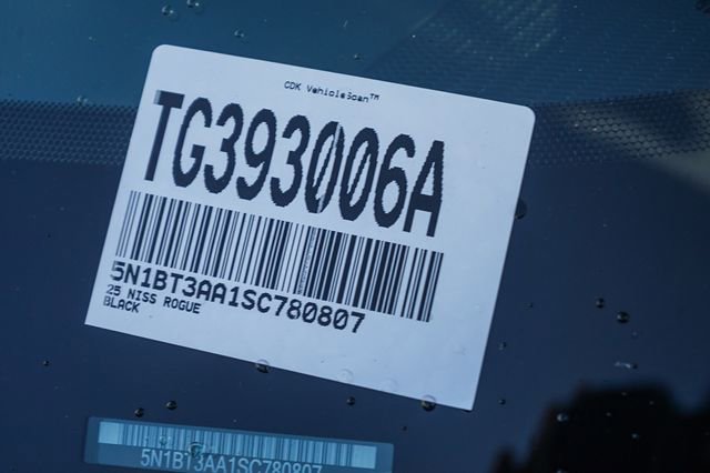 Used 2025 Nissan Rogue S image 28