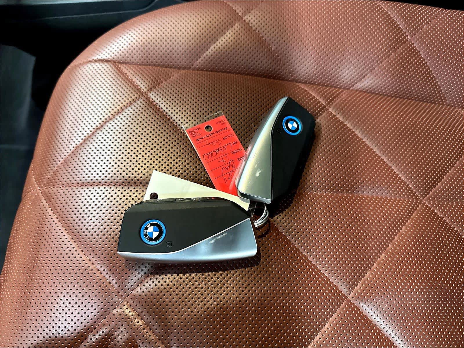 Used 2024 BMW iX xDrive50 w/ Premium Package AWD/4WD image 13