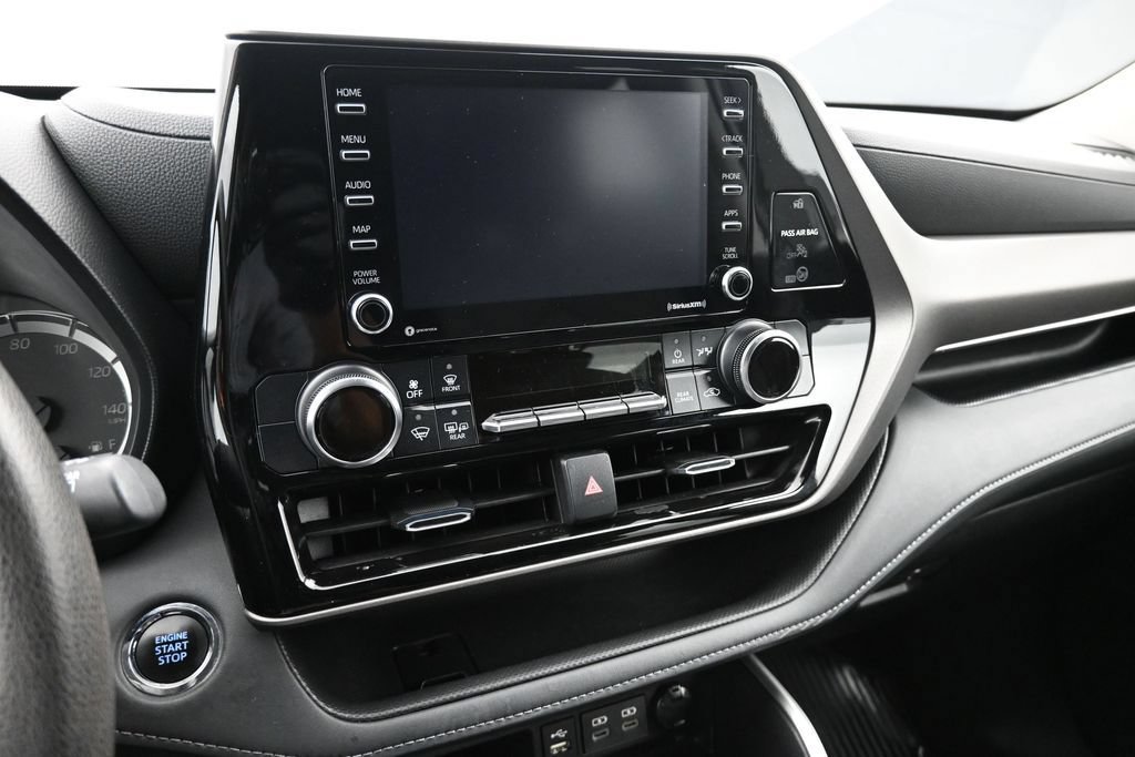 Used 2022 Toyota Highlander L AWD/4WD image 15