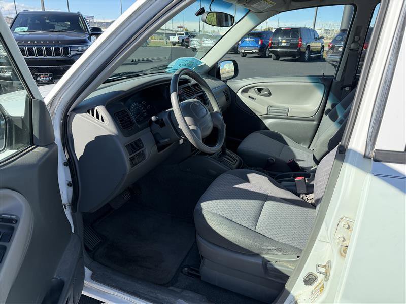 Used 2004 Chevrolet Tracker 4WD w/ Preferred Equipment Group image 8