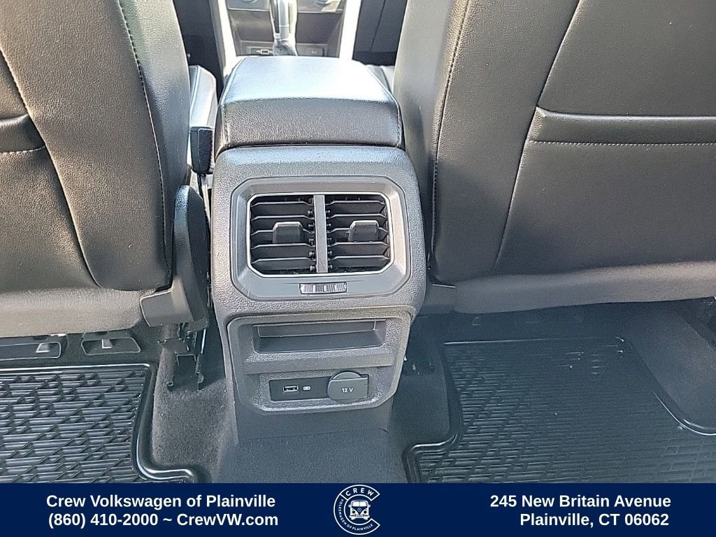 Used 2018 Volkswagen Tiguan SE w/ Panoramic Sunroof Package image 47