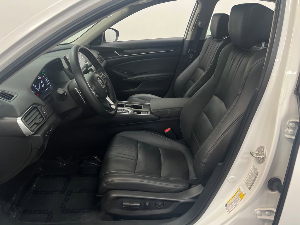 Used 2019 Honda Accord Touring image 9