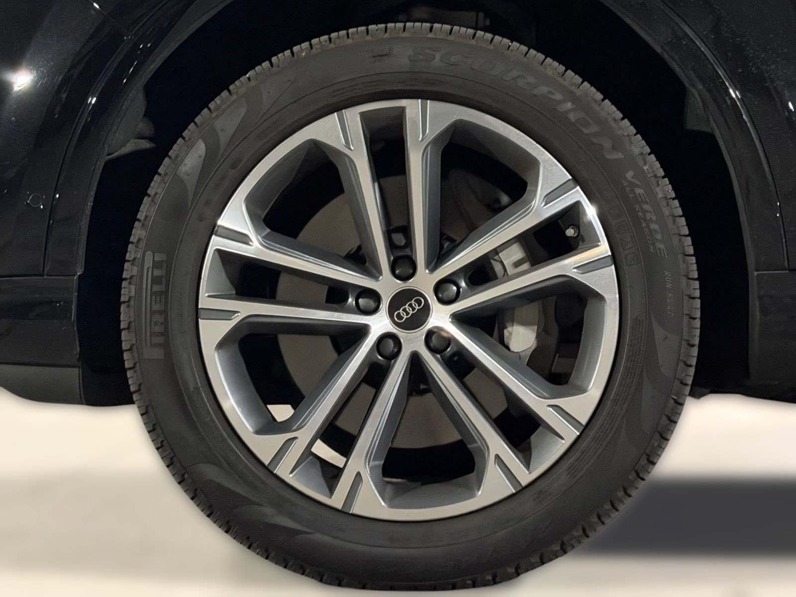 Certified 2026 Audi Q7 2.0T Premium w/ Convenience Plus Package AWD/4WD image 12