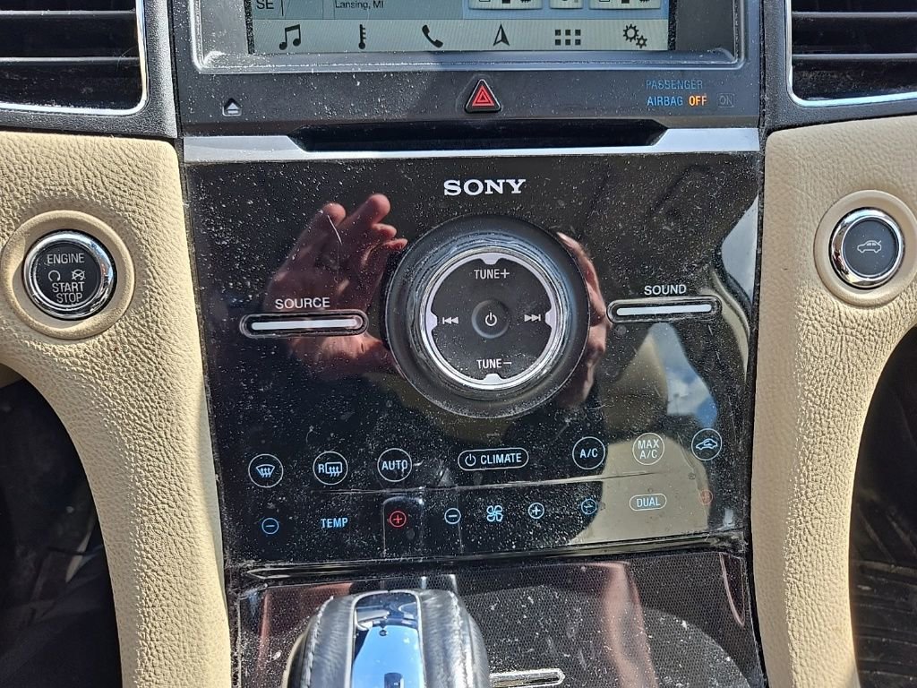 Used 2018 Ford Taurus Limited image 15